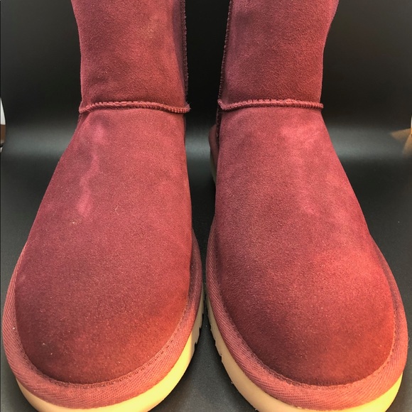 ***SOLD***New Women’s Ugg Koola Short Boot - Picture 3 of 7